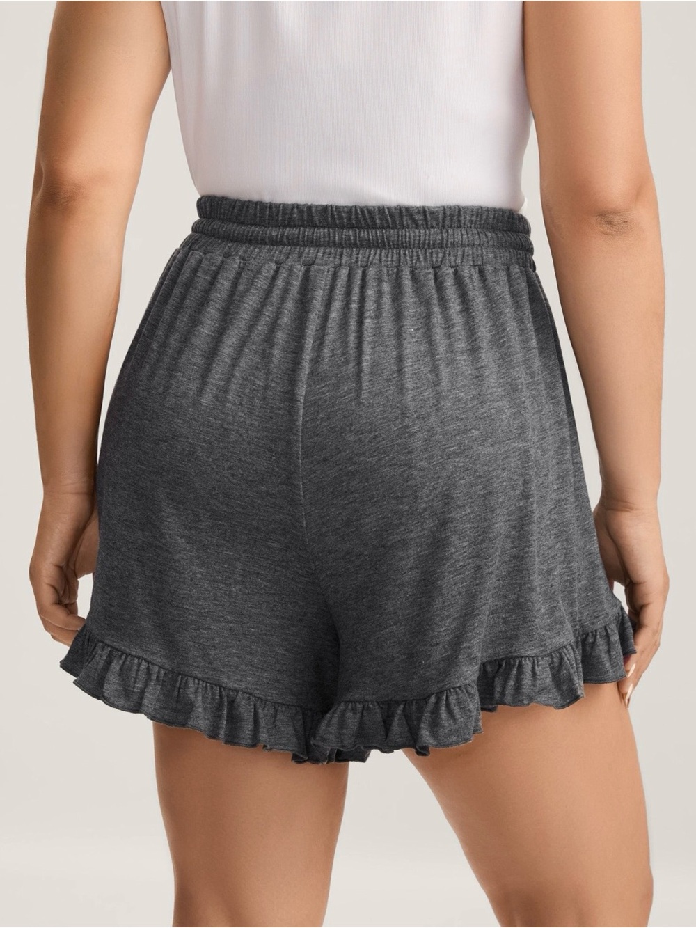 BloomChic Drawstring Ruffled Shorts NWOT Size 1X or 14/16 - Picture 2 of 4